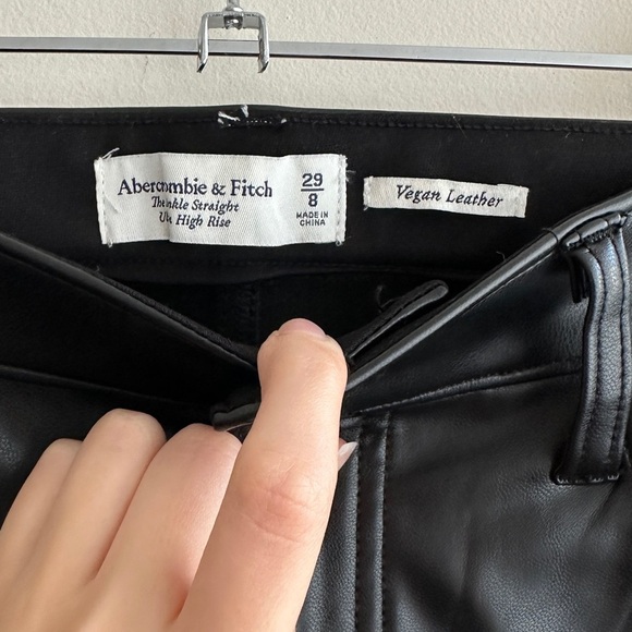Abercrombie & Fitch Vegan Leather Straight Leg Pants, Short, Size 29 / 8 - Picture 13 of 16